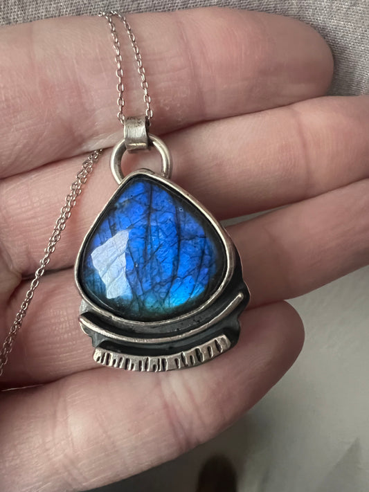 labradorite chubby pear necklace