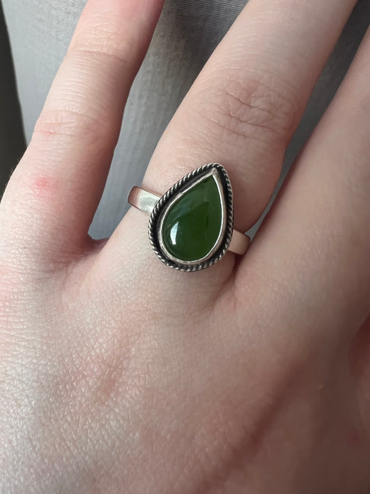 vintage jade pear rope ring