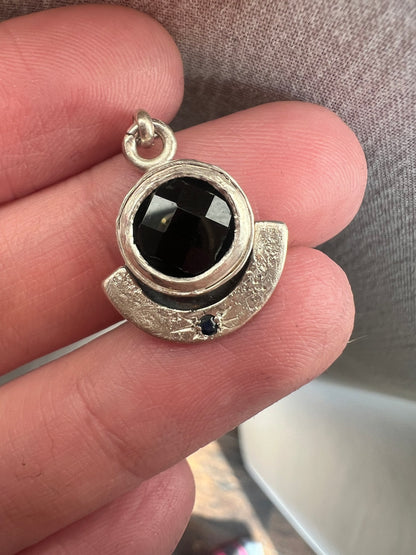 round onyx double bezel necklace