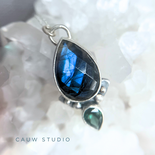 labradorite pear necklace