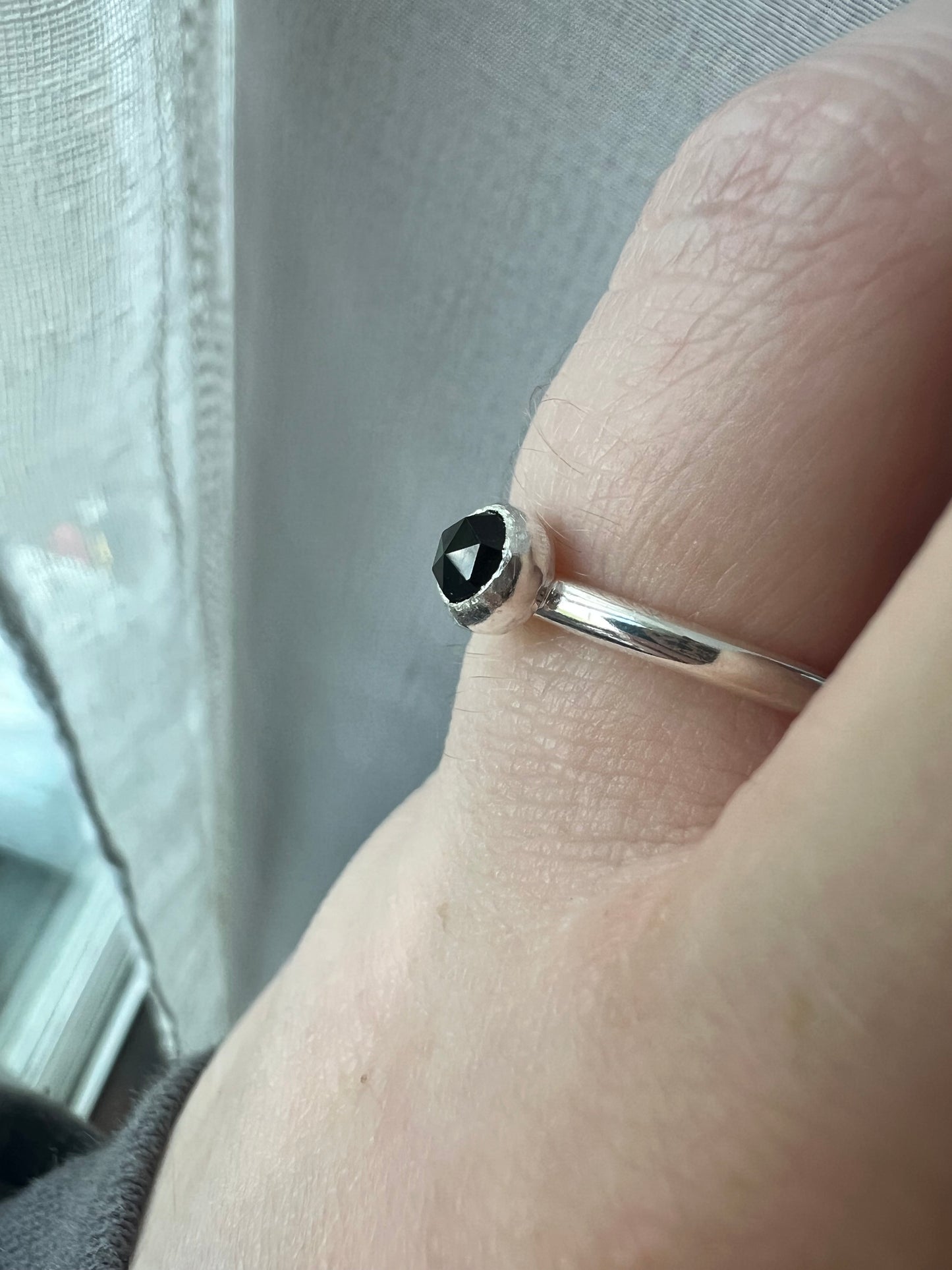 onyx round small ring