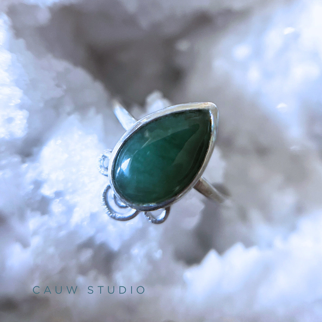 vintage jade pear ring