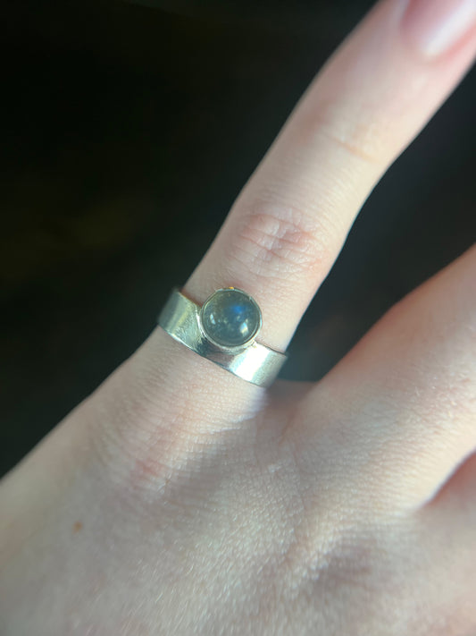 labradorite round cigar half band ring